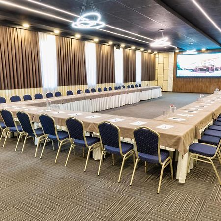 Osh Grand Hotel Chavo Екстериор снимка