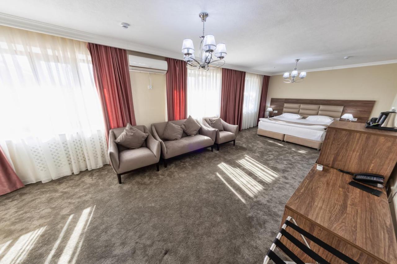 Osh Grand Hotel Chavo Екстериор снимка