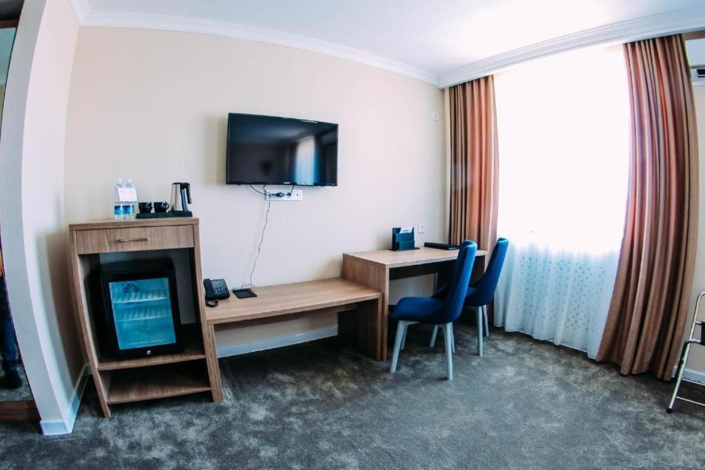 Osh Grand Hotel Chavo Екстериор снимка