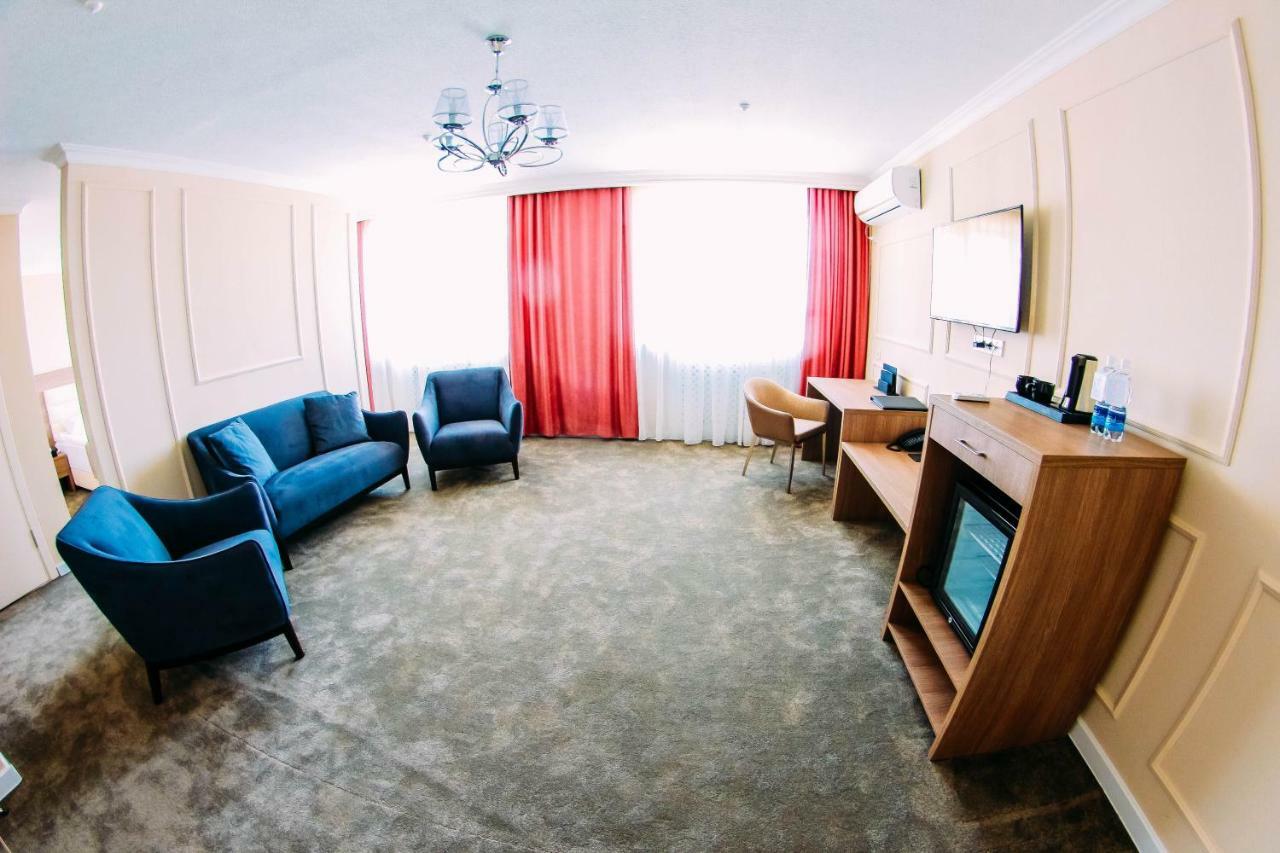 Osh Grand Hotel Chavo Екстериор снимка