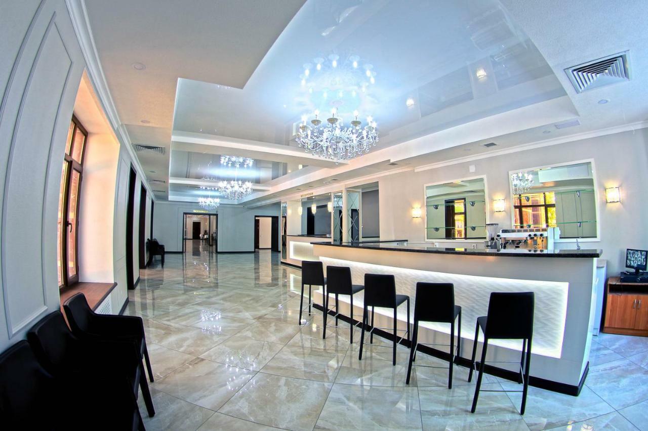 Osh Grand Hotel Chavo Екстериор снимка